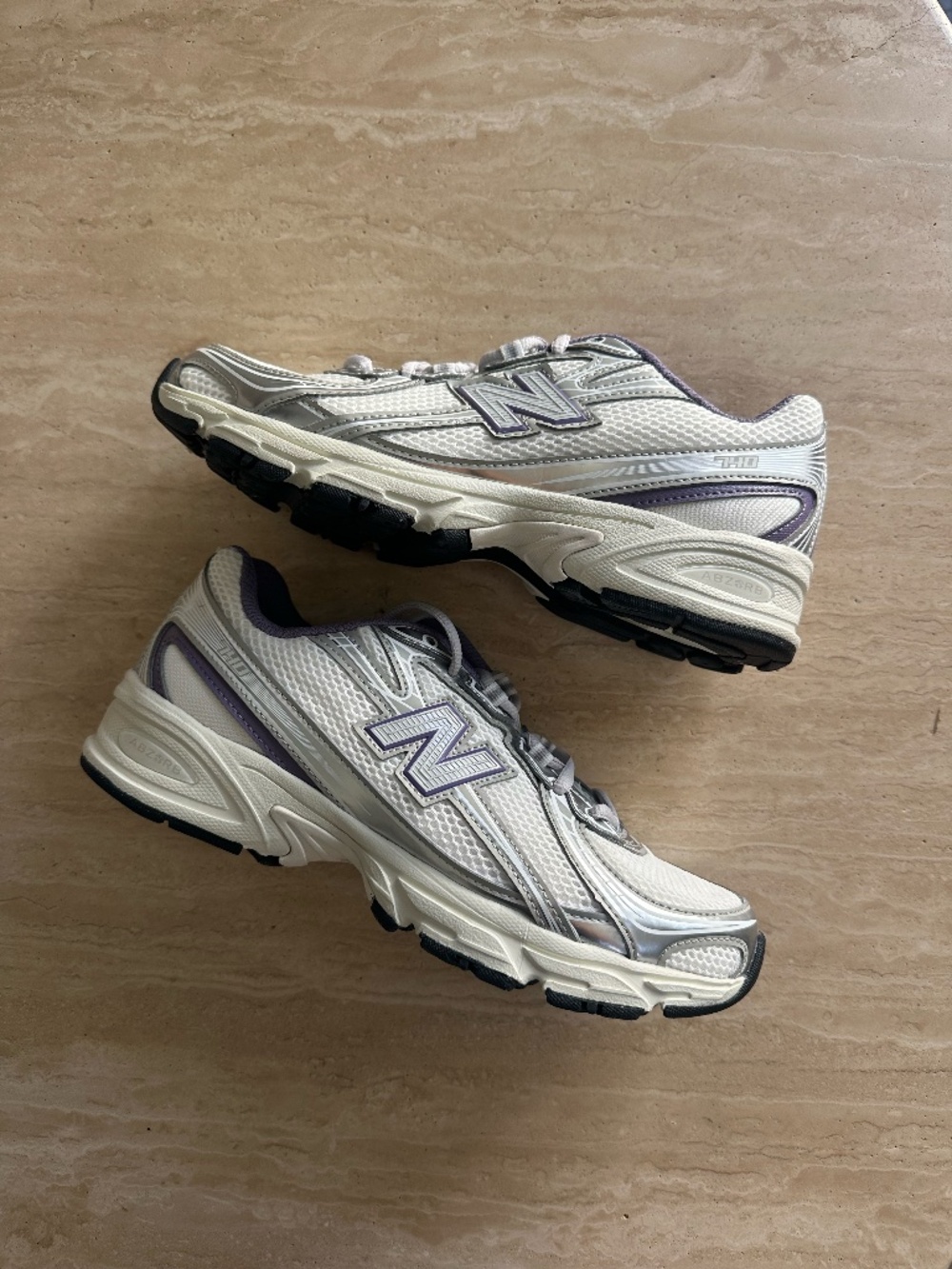 New Balances 740 Sneakers